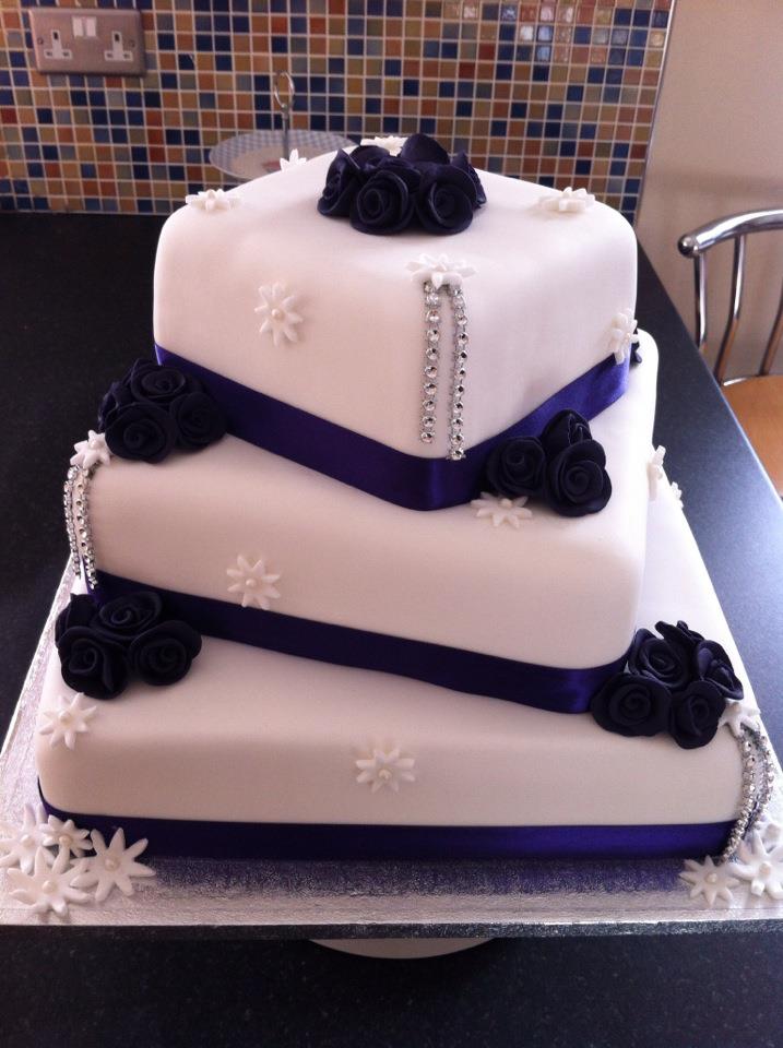 Truly-Scrumptious Cakes by Nicola