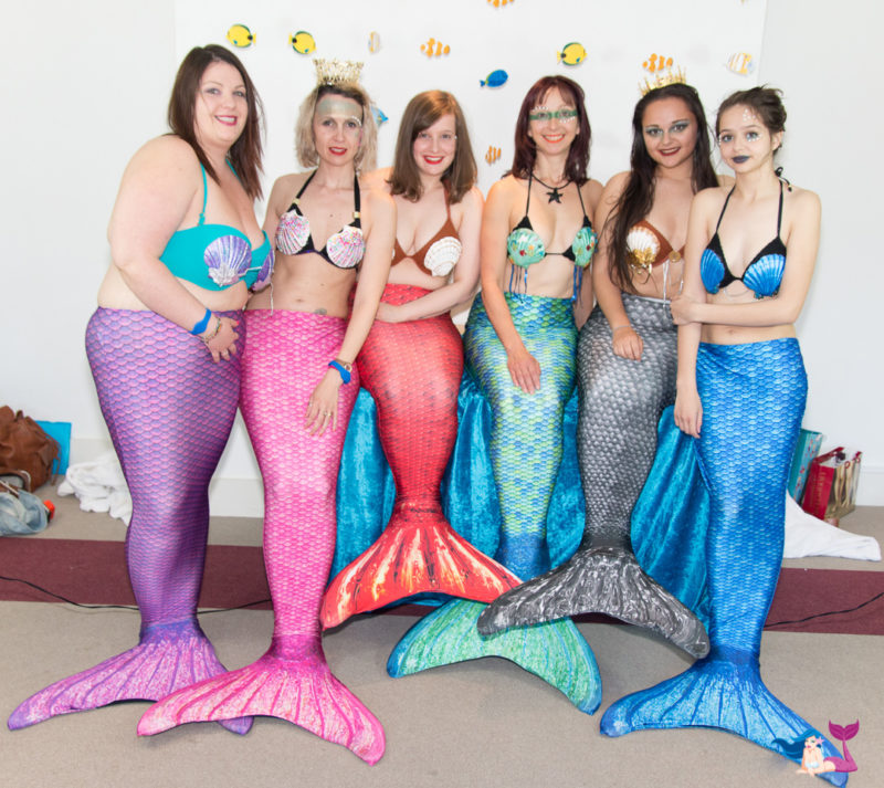 Make the clamshell bra and mermaid tiara of your dreams, play with mermaid ...